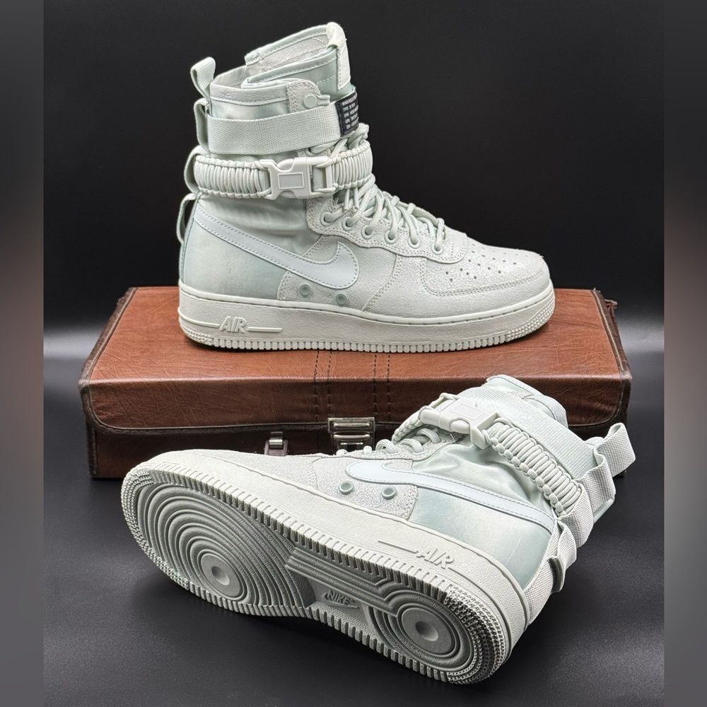 Wmns Nike SF Air Force 1 High 'Mica Green'